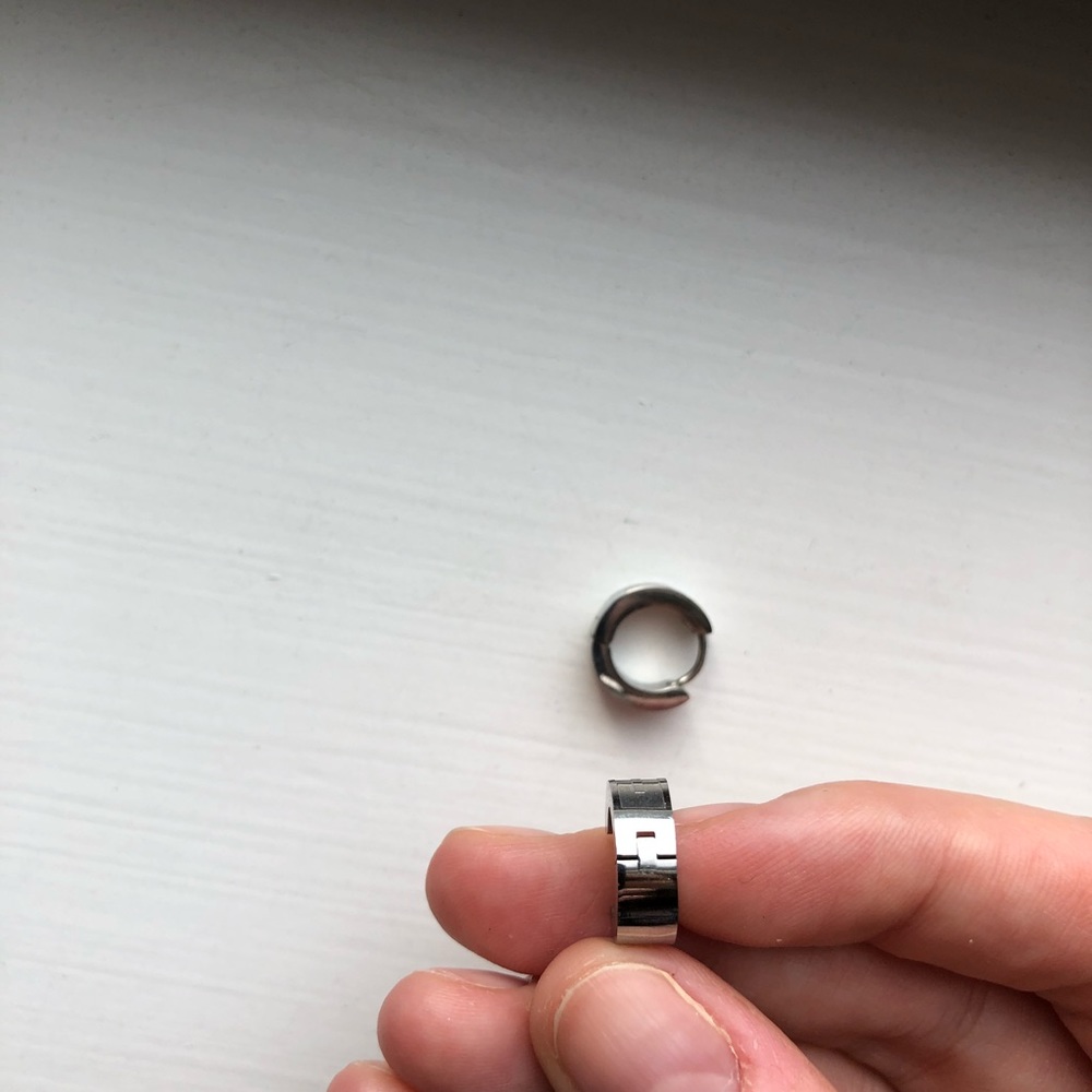 Small stainless steel cross hoop earrings - Picture 3 of 5